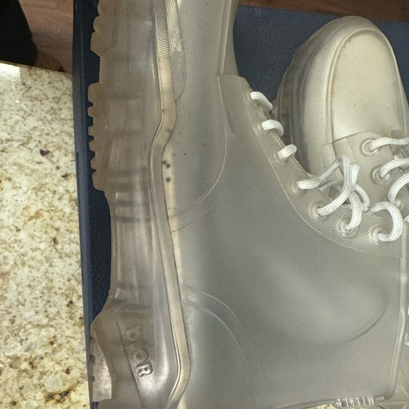 Can use as a snow or rain boot - Picture 3 of 3